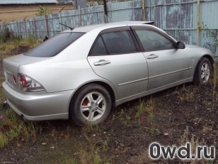 Битый автомобиль Toyota Altezza