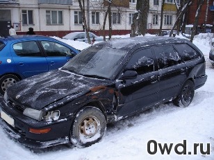 Битый автомобиль Toyota Corolla